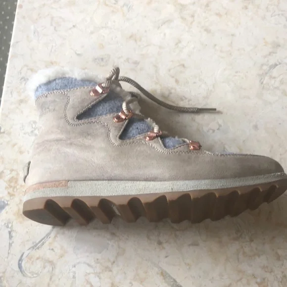 Sorel Sneakchic Alpine Shearling and Leather Laceup Boots Size 8 - Picture 12 of 16